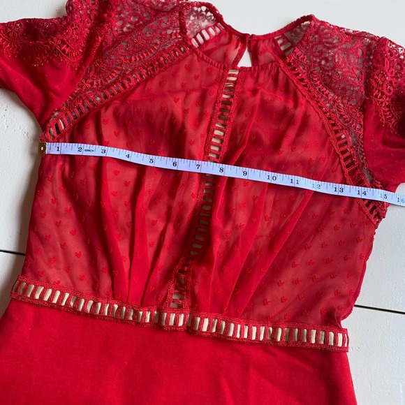 Catherine Deane Nieve Red Lace Sheath Heart Detail Long Sleeve Dress Size 4 - Picture 6 of 12